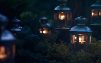 Lantern Wallpaper