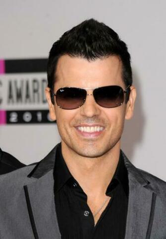 Jordan Knight Singer Arrives At The American Music