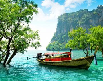 Beautiful Summer Day Extensive Background
