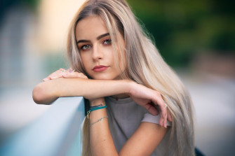 Cute Female Wallpaper