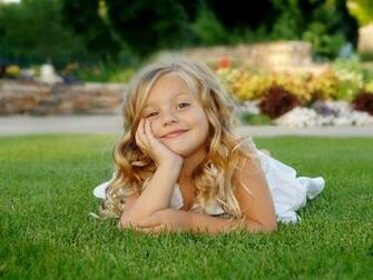 Cute Baby Girl Wallpaper