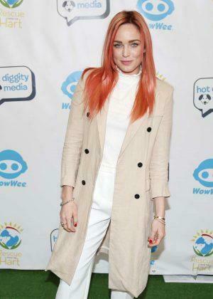 Caity Lotz Celebrities To The Rescue In Los Angeles