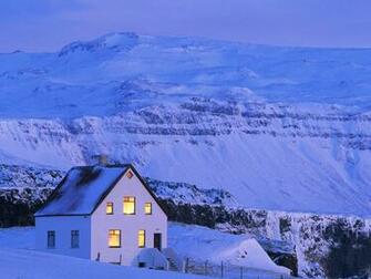 Cozy Mountain Home Winter Wallpaper