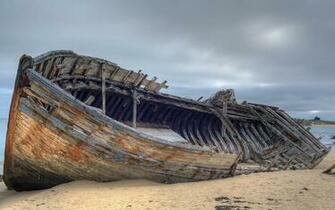 Shipwreck Background Wallpaper