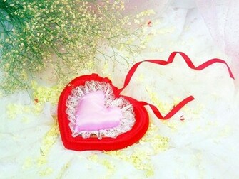 Wallpaper Love Kiss Romantic