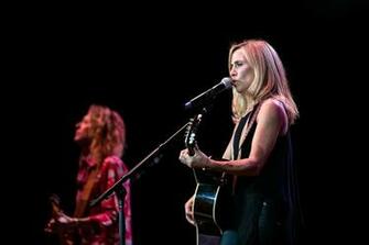 Sheryl Crow Wallpaper Image Photos Pictures Background