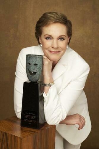 Julie Andrews HD Wallpaper 7wallpaper Net