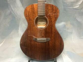 Breedlove Discovery Concert Mahogany