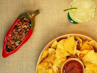 Wallpaper Cocktail Salad And Chips With Taco Meal 3d For