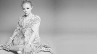 Beautiful Cloe Moretz Mono