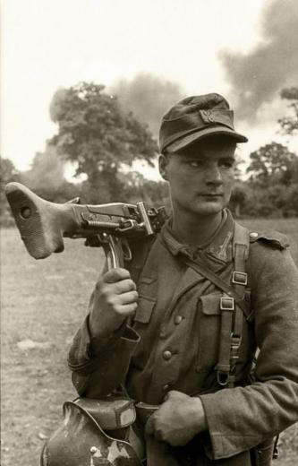 A German Army Mg42 Gunner Somewhere On The Eastern Front Note