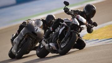 The New Triumph Street Triple Rs Is Ps And Kg Of