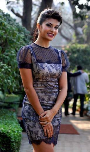 Jacqueline Fernandez Wallpaper HD Cute Looking