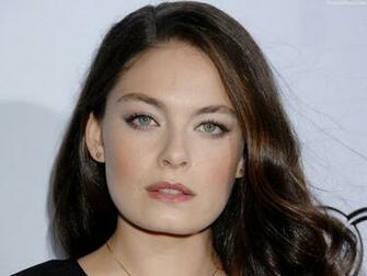 Alexa Davalos Wallpaper High Resolution And Quality