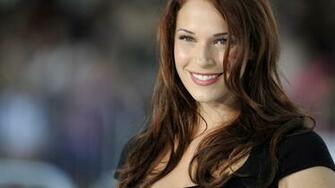 Amanda Righetti Brunette Actress Big Smile