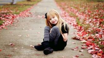 Cute Girl Smile Fence Flower HD Wallpaper