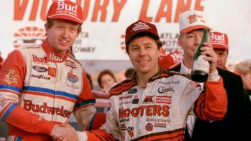 Elliott Honors Kulwicki With Championship Paint Scheme Abc News