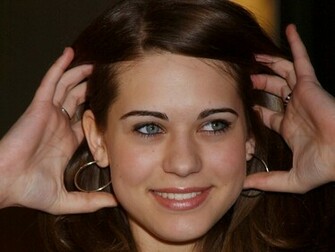 Lyndsy Fonseca Photo