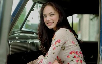 Kristin Kreuk Wallpaper