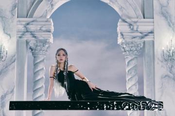Girls Generation S Taeyeon Is A Goddess Under Marble In Invu