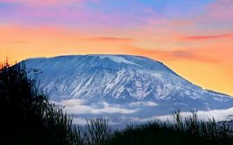 Mount Kilimanjaro HD Wallpaper