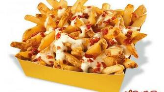 Carl S Jr Bacon Ranch Fries Is Essentially American Poutine Eater
