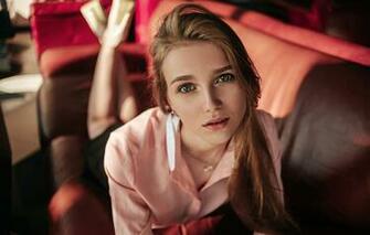 Wallpaper Pose Sofa Model Hair Girl Shirt Sasha Rusko Image