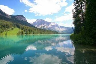 Beautiful Mountains Lake Wallpaper Pictures