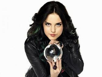 Elizabeth Gillies Wallpaper High Resolution And Quality