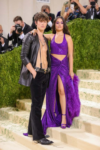 Red Carpet Glitz And Glamour At The Met Gala Wallpaper
