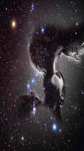 Kiss In The Stars Screensaver Wallpaper