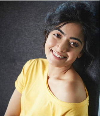 Rashmika Mandanna HD Wallpaper