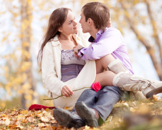Love Romantic Couple Kisses Rose Flower Autumn Fallen HD Wallpaper