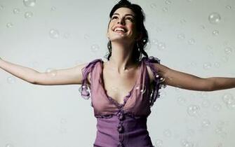 Anne Hathaway HD Widescreen Wallpaper