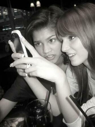 Bella Thorne And Zendaya Kissing On The Lips Cuteup Webs
