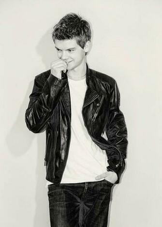 Thomas Sangster Image Brodie HD Wallpaper
