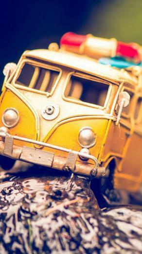 iPhone Wallpaper HD Vintage Retro Toy Bus Background