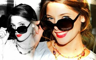 Ashley Wallpaper Greene
