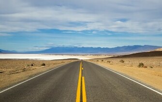 Rush Hour In Death Valley Wallpaper