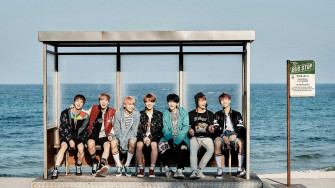 Aesthetic Bts Group Photo Desktop Wallpaper
