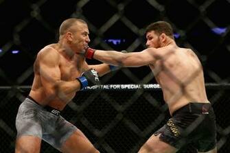 Ufc Video Georges St Pierre Knocks Down Submits Michael