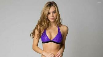Alexis Ren Wallpaper Girl