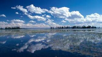 Yellowstone Lake HD Wallpaper