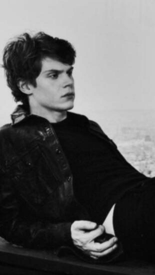 Evan Peters Wallpaper
