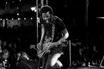 Sound Like Gary Clark Jr Without Breaking The Bank Music Den