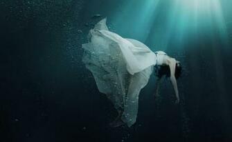 Girl Drowning In Water Widescreen HD Wallpaper StylishHDwallpaper