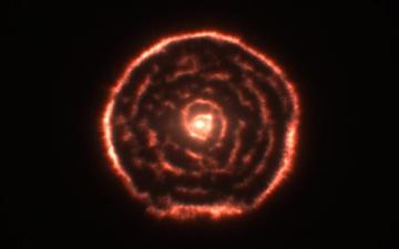 Surprising Spiral Structure Spotted By Alma Eso