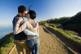 Romantic Couple Kissing Scene HD Wallpaper Love Heart