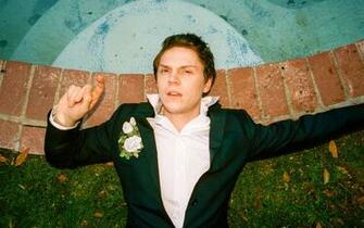Evan Peters Image Pictures And Wallpaper For