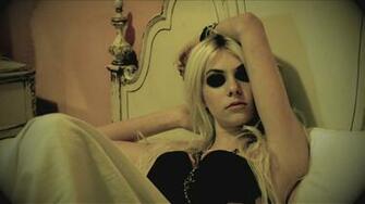 Taylor Momsen Make Me Wanna Die Wallpaper